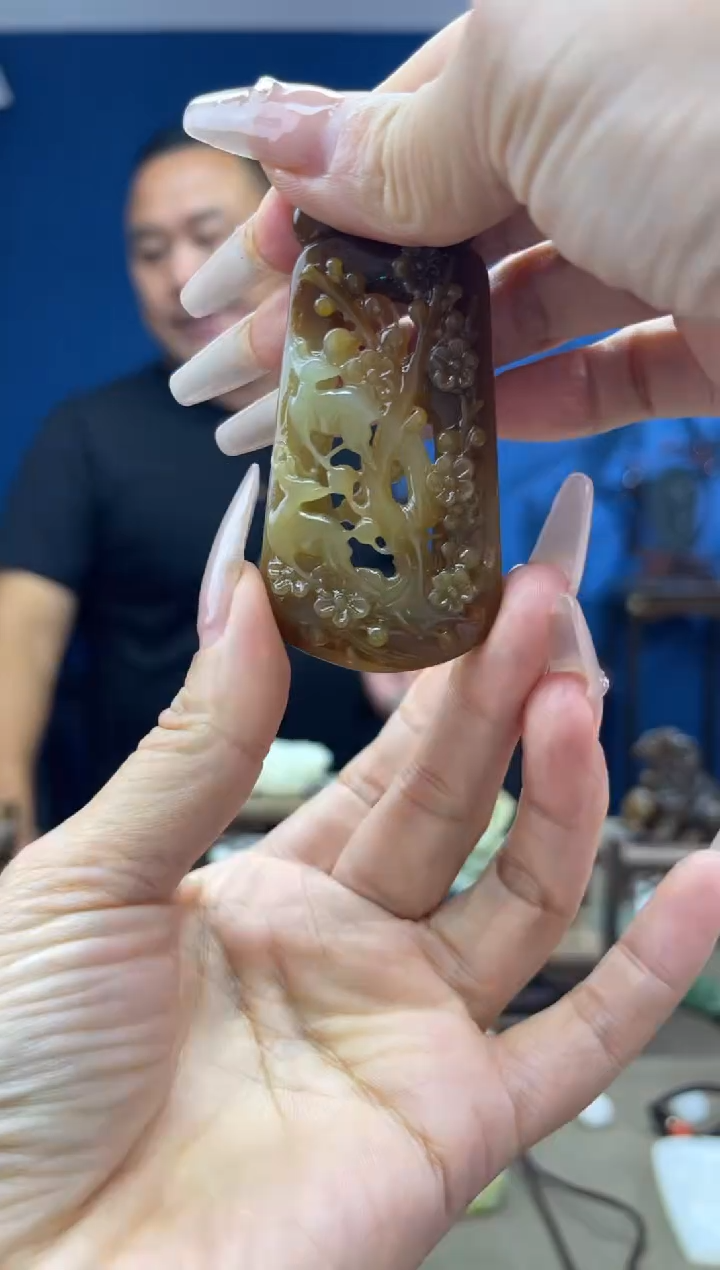 和田玉未镶嵌颈饰1