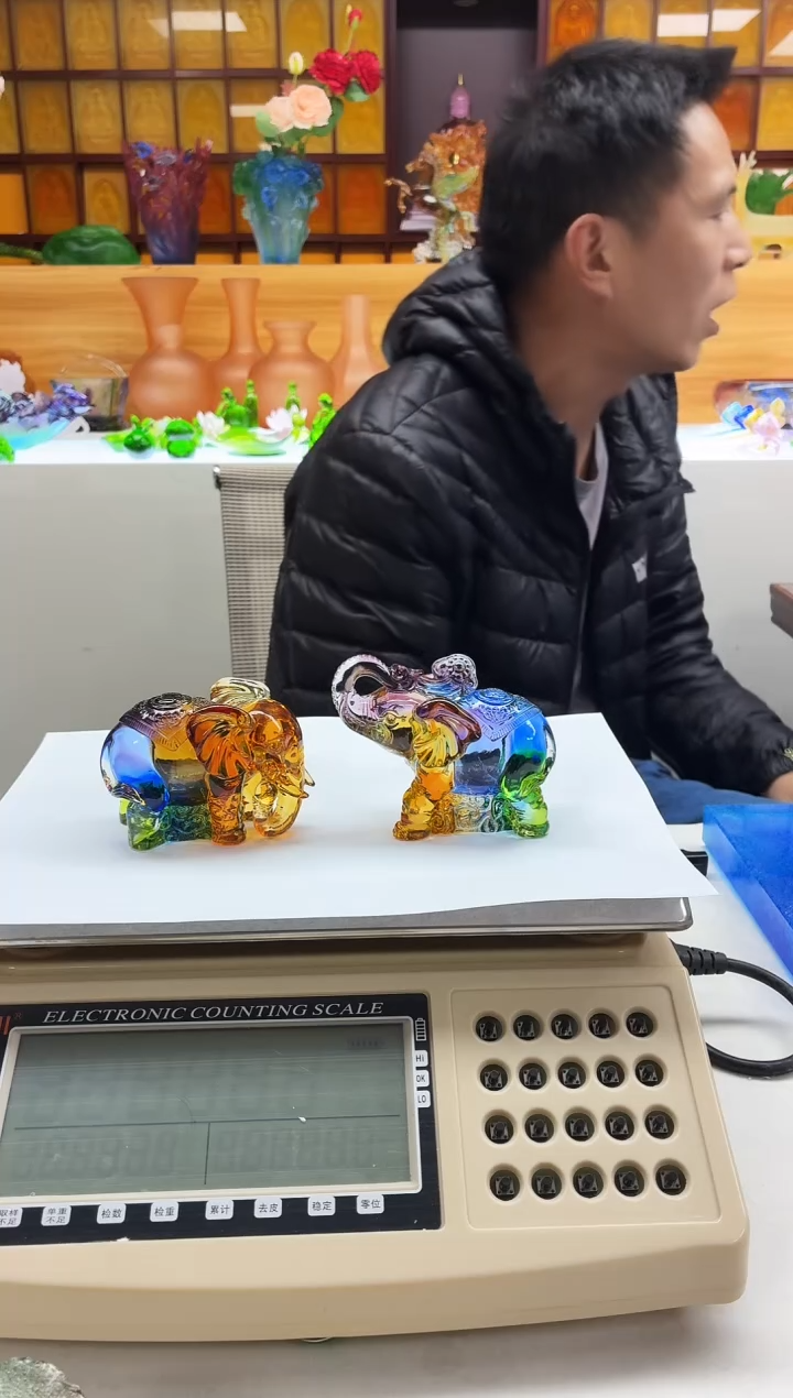 手工艺品琉璃彩色招财纳福对象摆件10*9公分