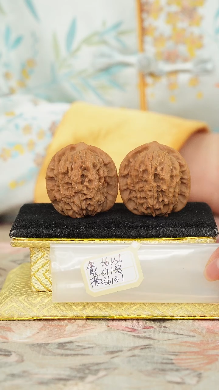 【闪购商品】文玩核桃把件非嫁接马老四