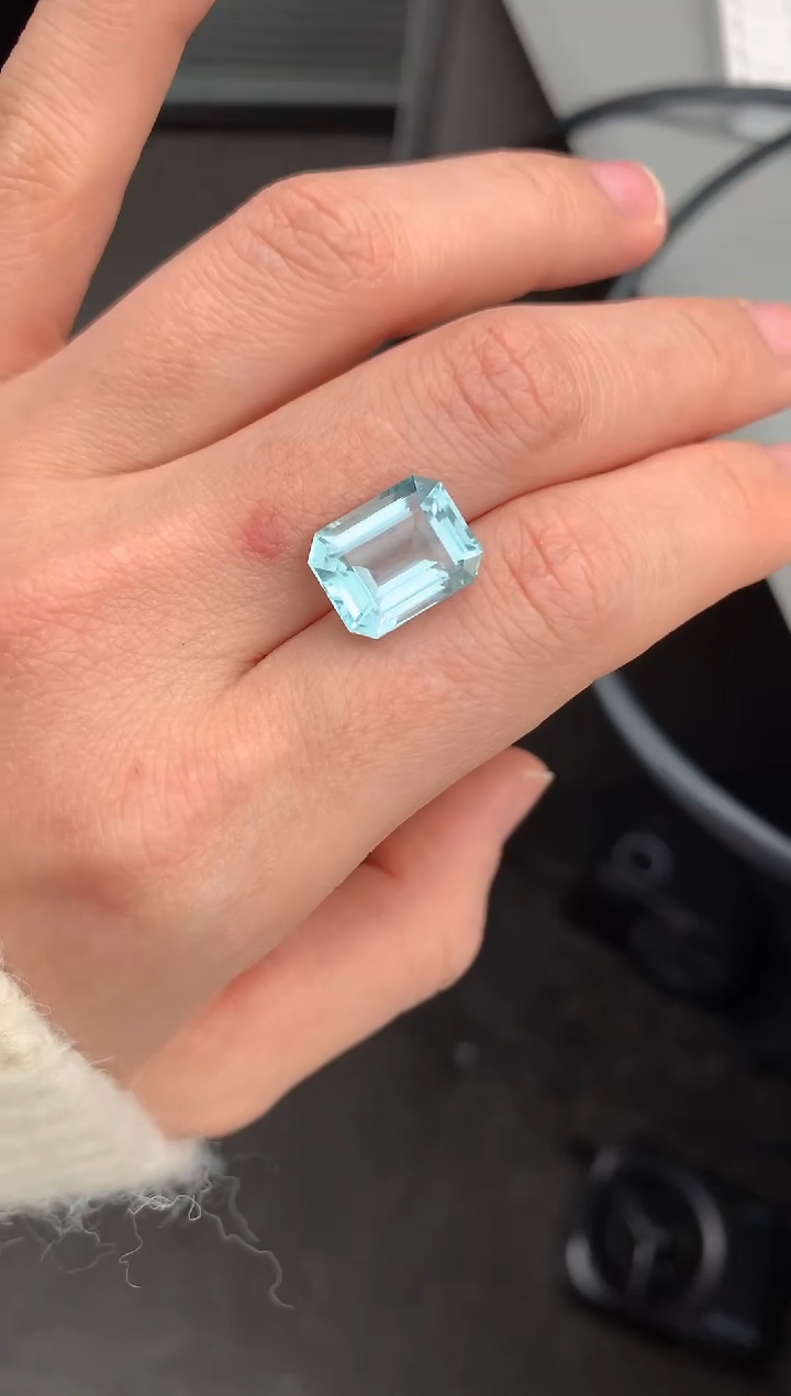 【闪购商品】海蓝宝石裸石未镶嵌6.9ct海蓝宝