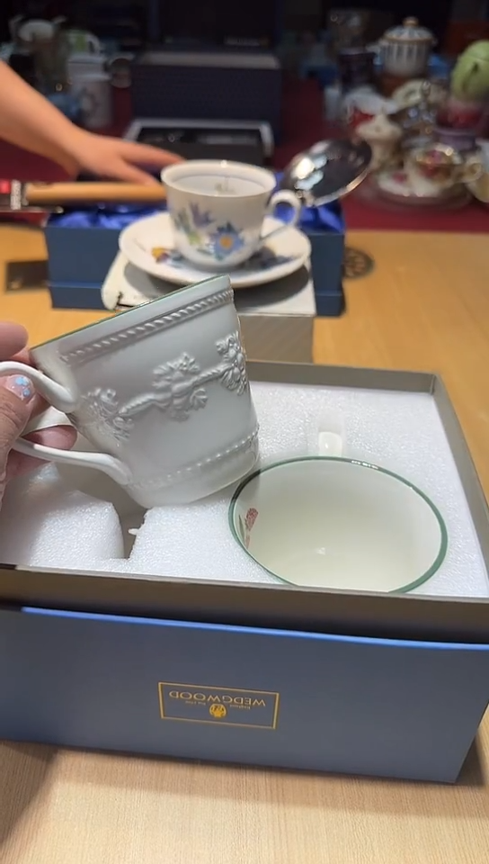 瓷片生活的本意是开心阿@@1