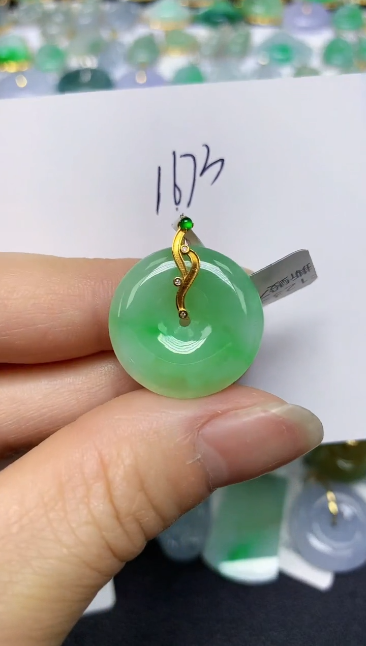 翡翠18K金镶嵌颈饰 天然翡翠A货