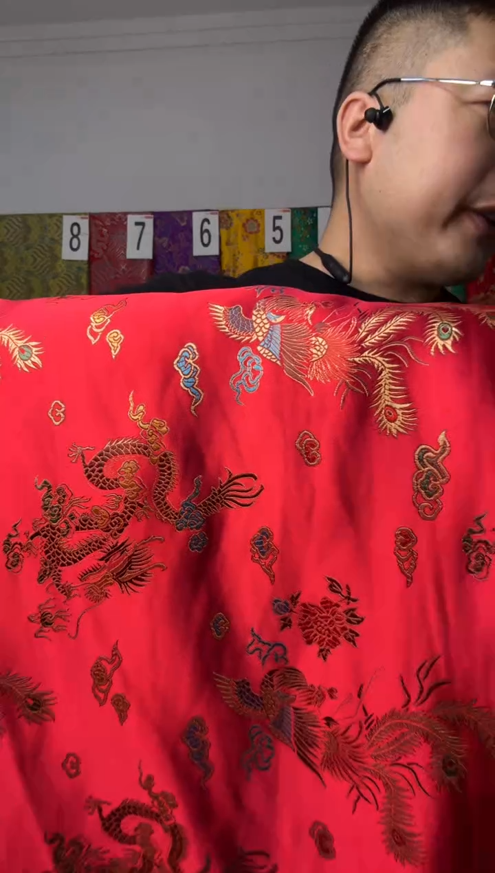 混纺织锦缎60公分长  宽110