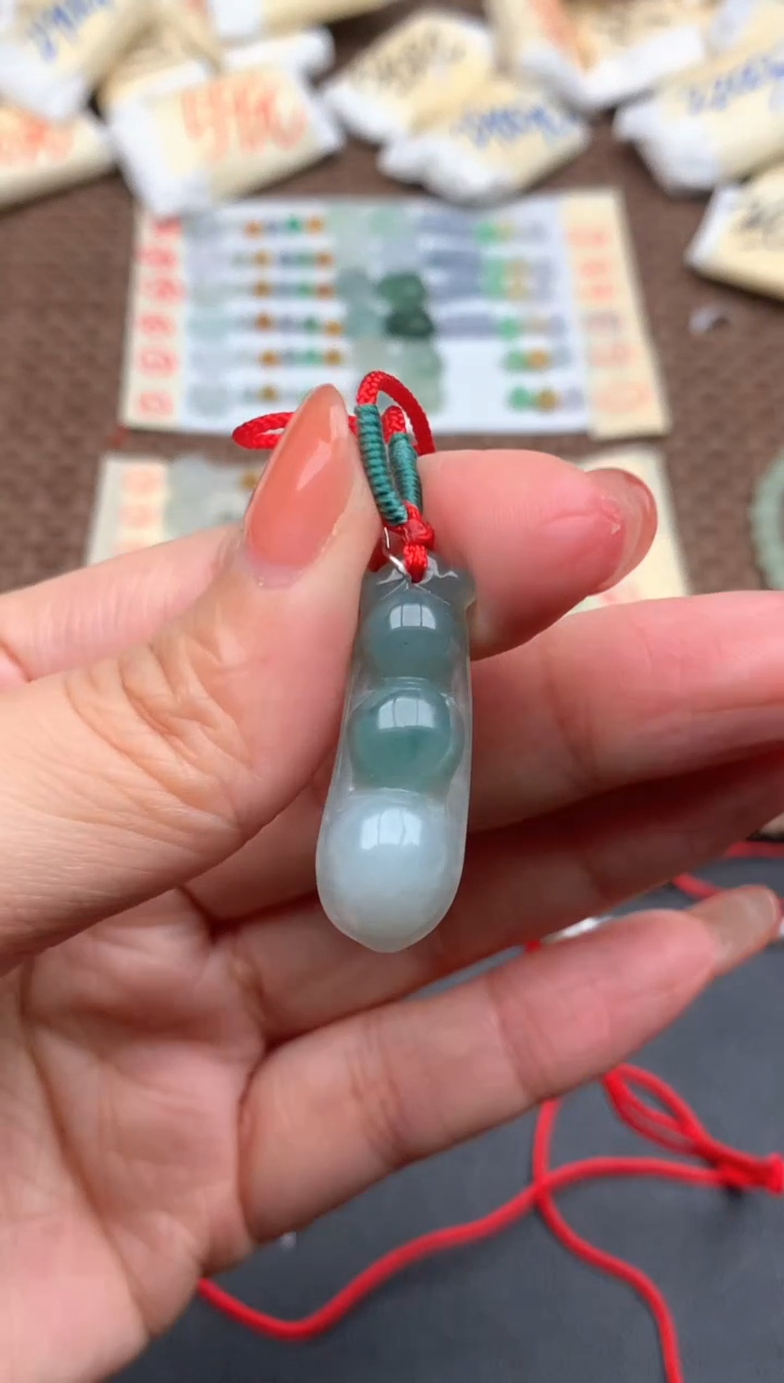 未镶嵌挂件翡翠1