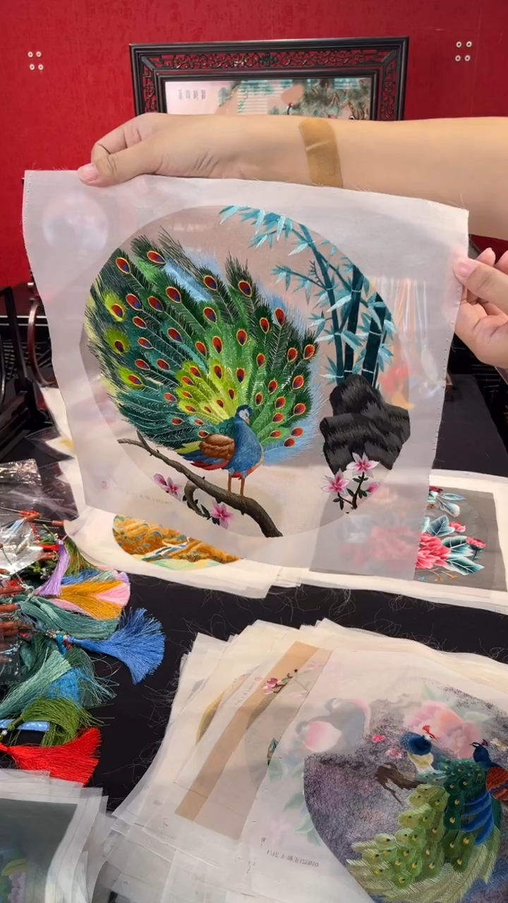 织绣以芊手扇苏绣绣片