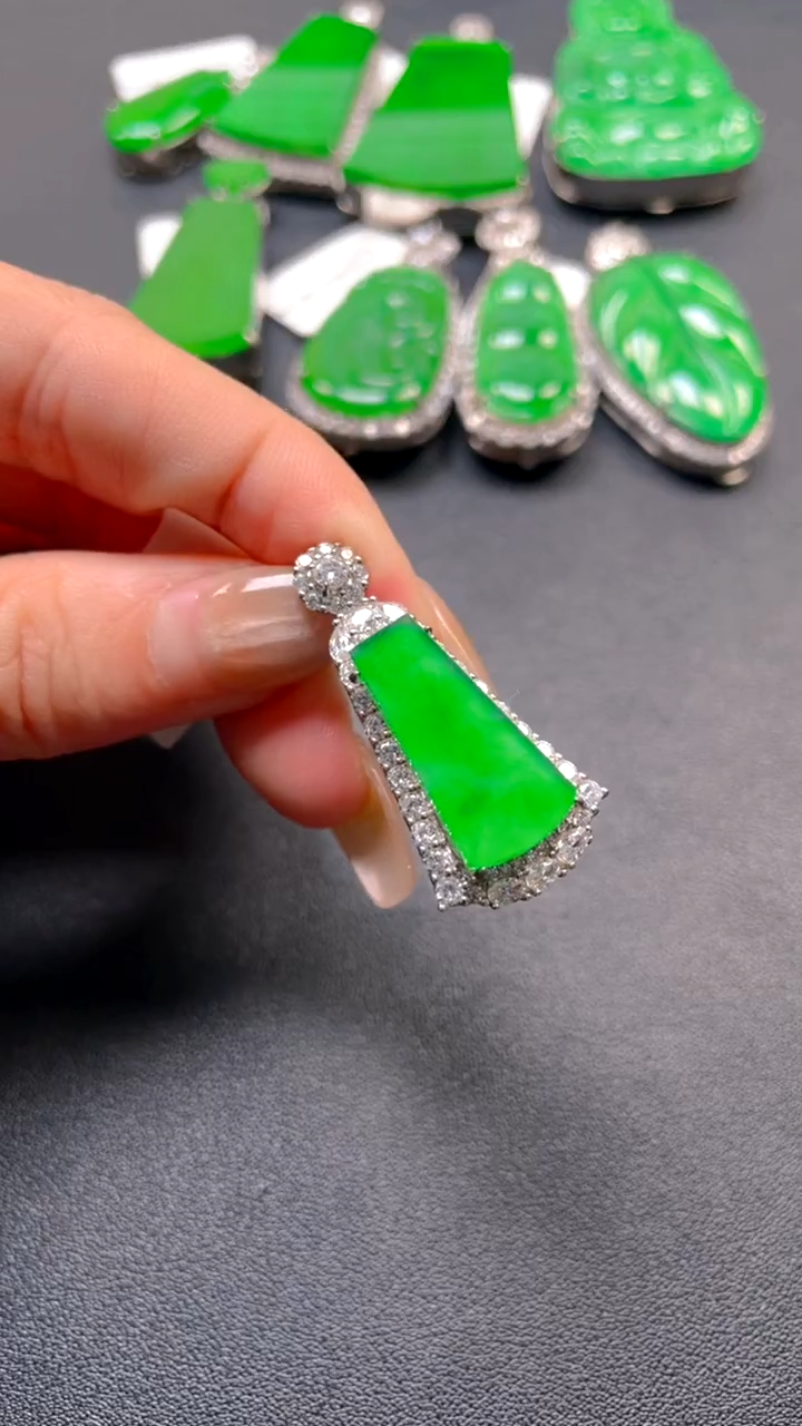 颈饰银S925镶嵌翡翠吊坠