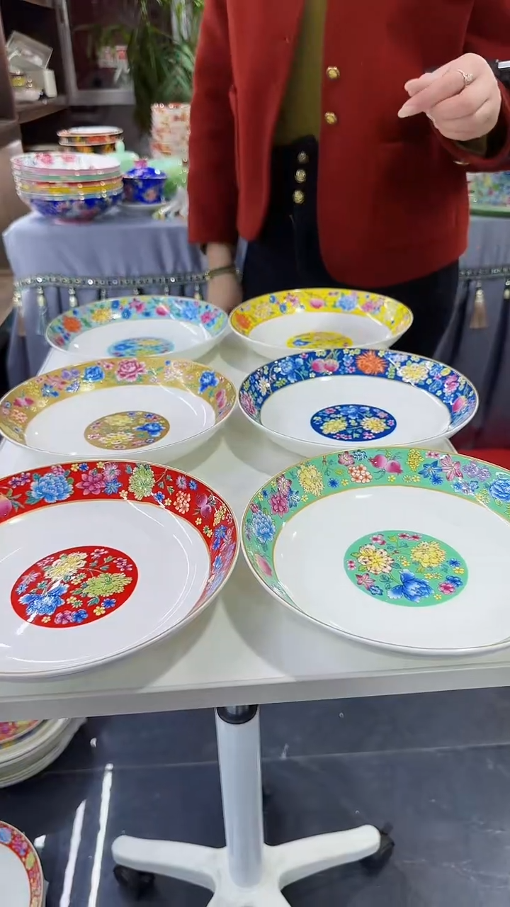 【闪购商品】瓷片8英寸景德镇花口圆深盘混色6个