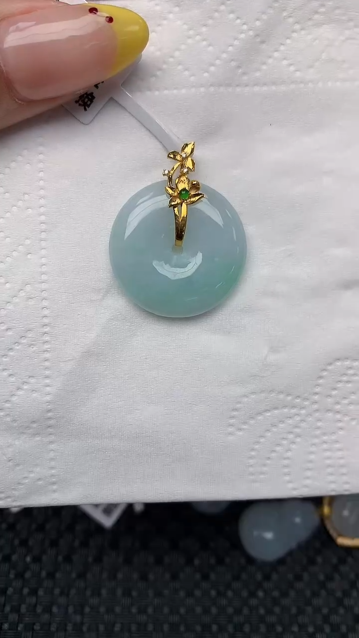 翡翠18K金镶嵌项链天然翡翠A货