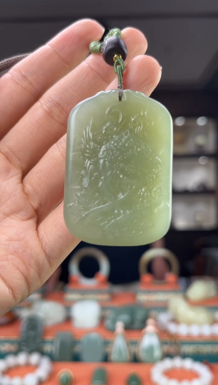 和田玉未镶嵌颈饰佩佩