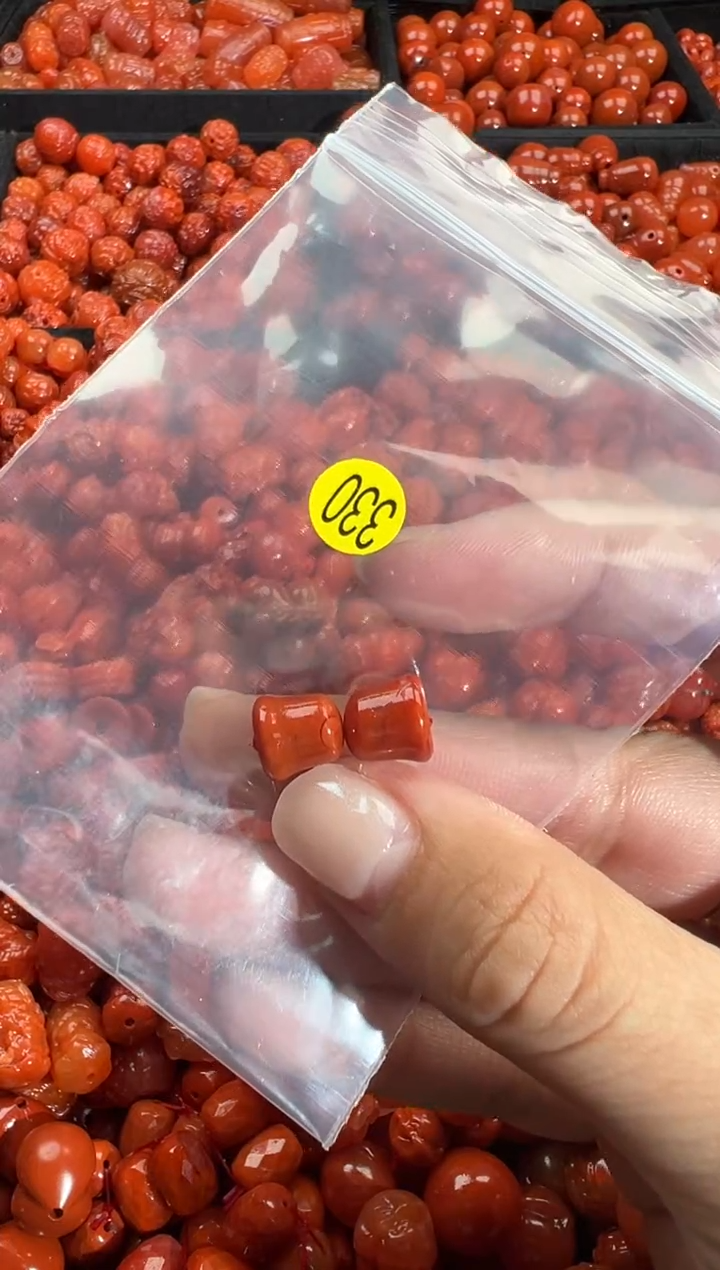 颈饰未镶嵌南红玛瑙1