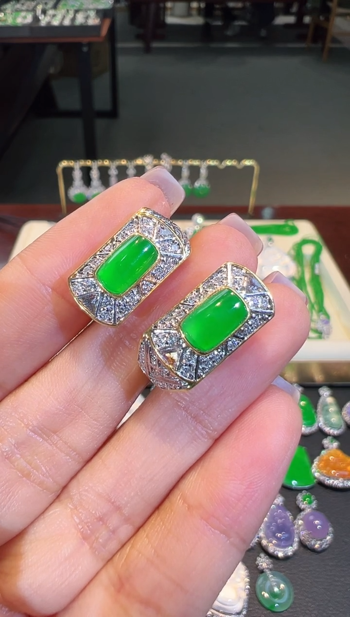 【闪购商品】翡翠耳饰18K金镶嵌翡翠