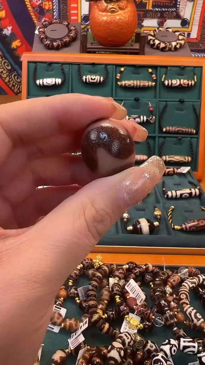 玛瑙/玉髓（覆膜）颈饰未镶嵌小*马28.（微瑕）