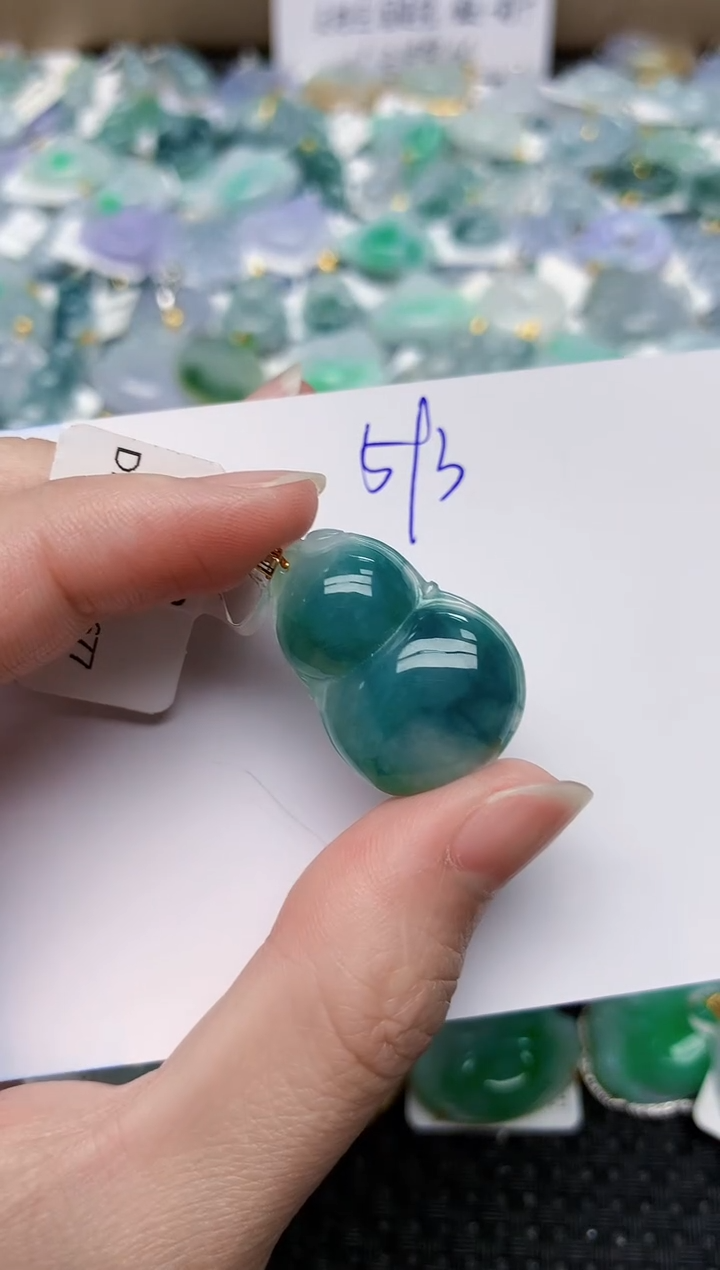翡翠18K金镶嵌颈饰天然缅甸A货翡翠