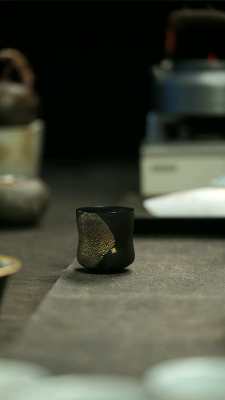 【闪购商品】王沁黑金玻璃主人杯