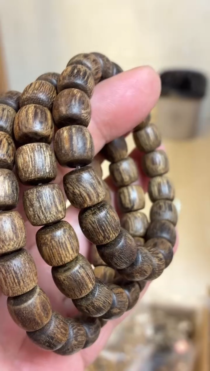 沉香手串 巴布亚老型单圈1.0*1.1多样性发其一