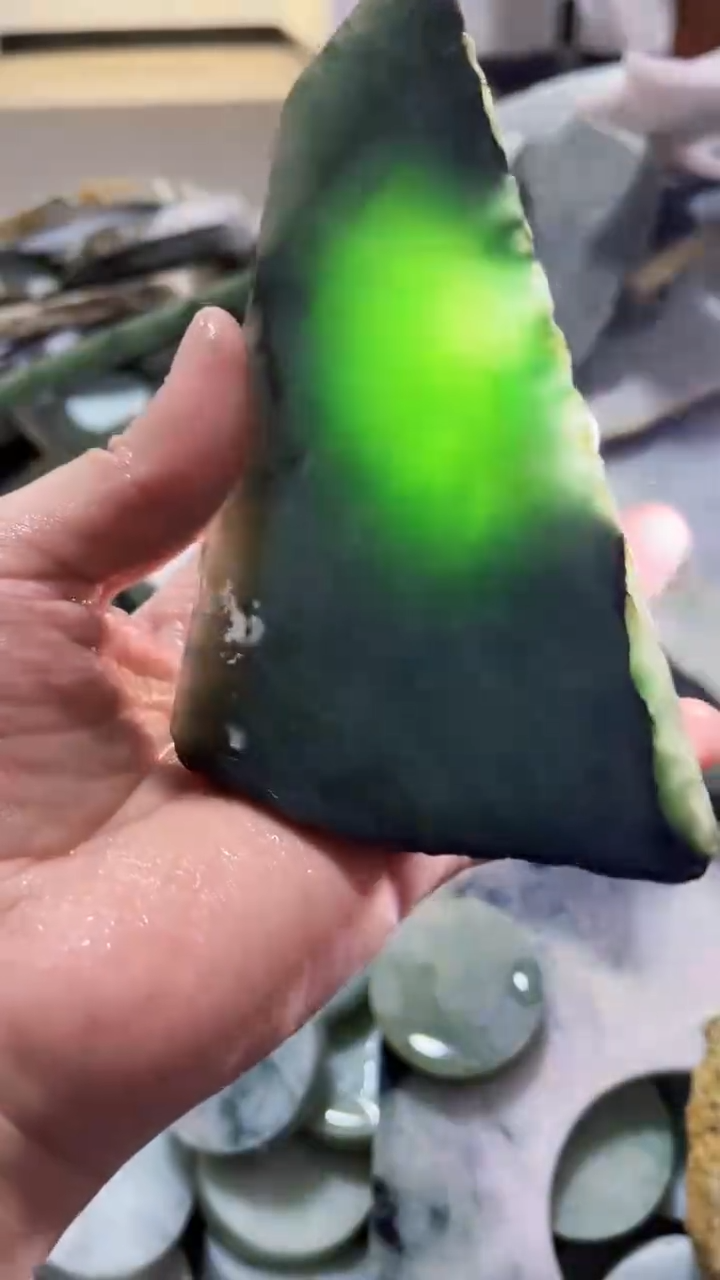 【闪购商品】翡翠挂件未镶嵌A货康壹027