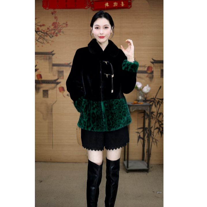 【蓝夫人家】短款外套显瘦气质秋冬款时尚25803-1