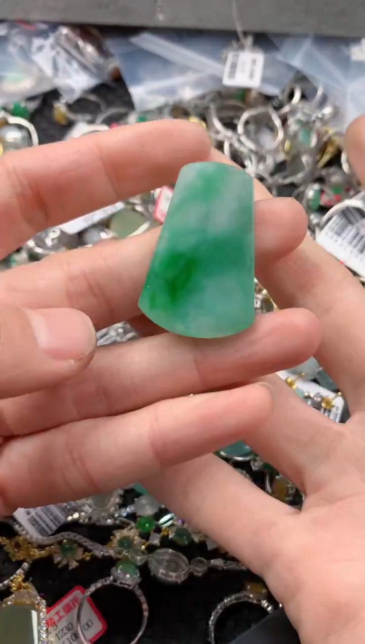 未镶嵌戒指翡翠777      1