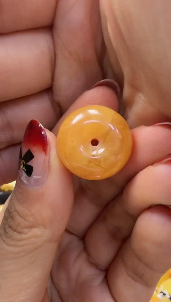 裸石琥珀未镶嵌如图