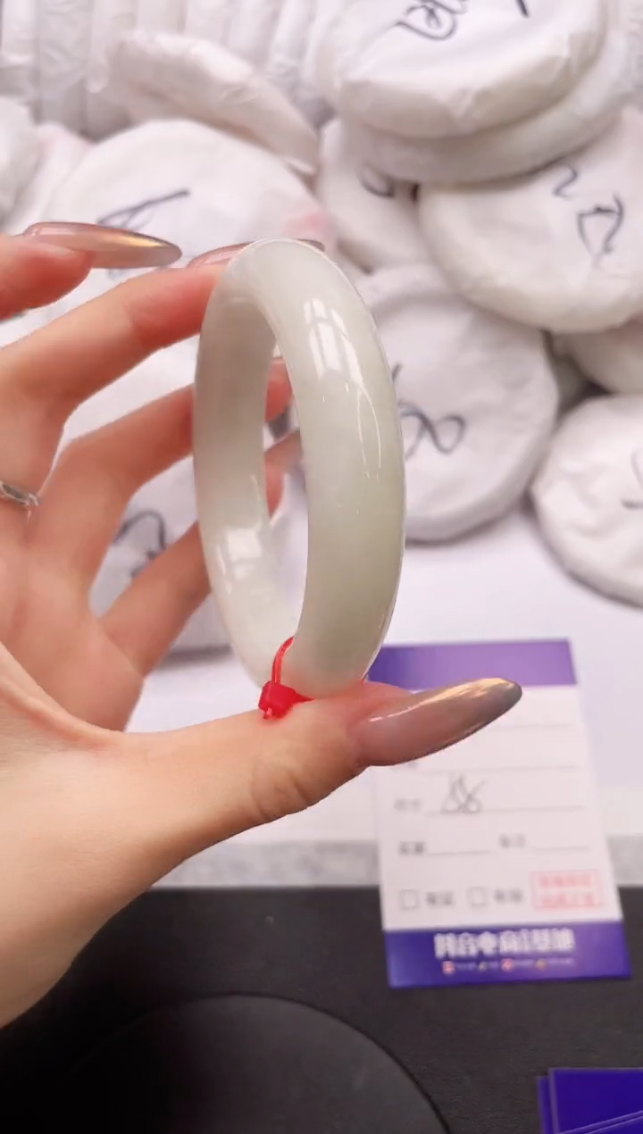 【闪购商品】和田玉手镯未镶嵌26K81-58