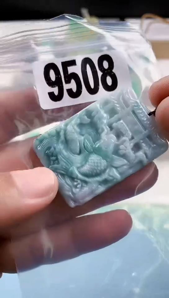 【闪购商品】翡翠挂件未镶嵌天然翡翠吊坠挂件