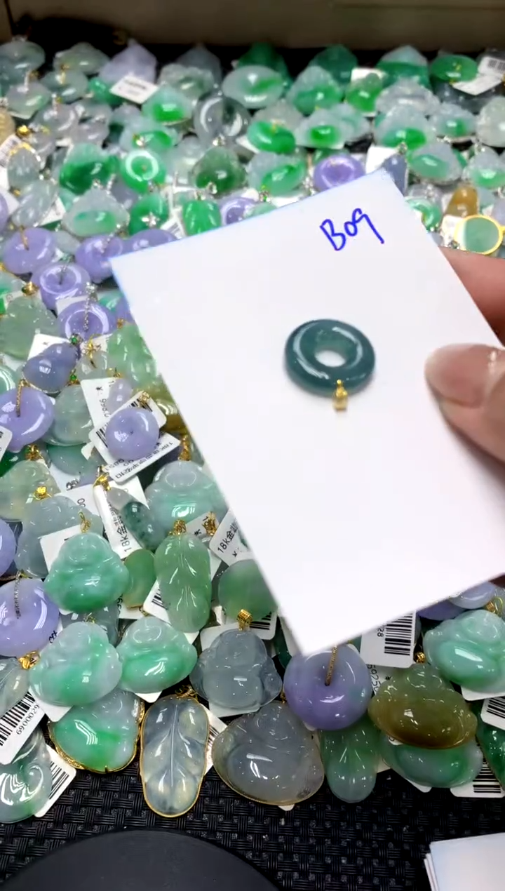 【闪购商品】翡翠颈饰18K金镶嵌1111111111111111