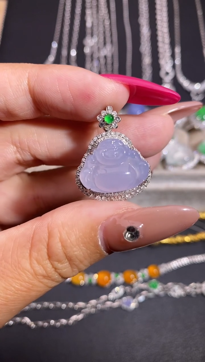 颈饰18K金镶嵌翡翠吊坠