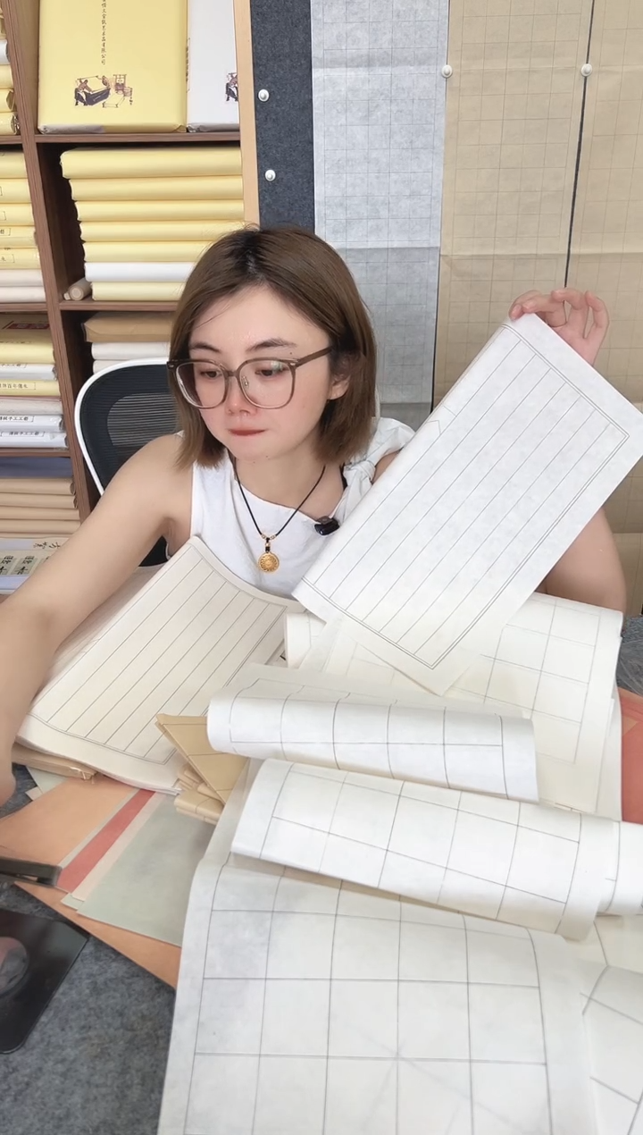 闪~白色纯手工老纸檀皮半熟2cm间距34*34cm50张 怕洇勿入~