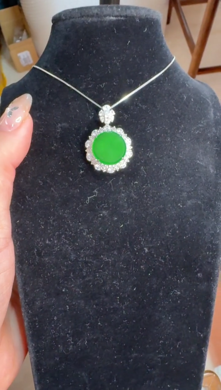 【闪购商品】翡翠颈饰银S925镶嵌天然A货翡翠吊坠