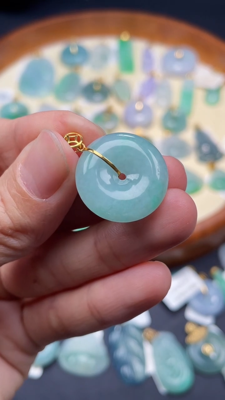 【闪购商品】翡翠颈饰18K金镶嵌平安扣