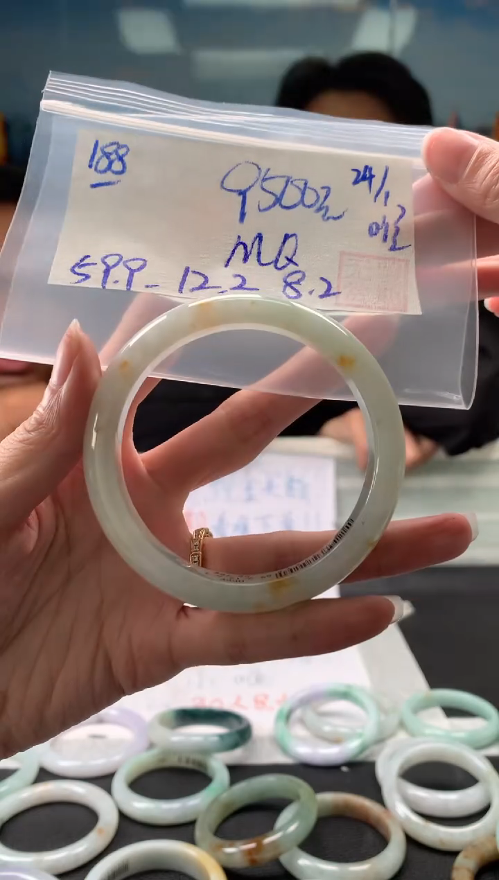 【闪购商品】翡翠手镯未镶嵌翡翠手镯 下单联系小耳机#188