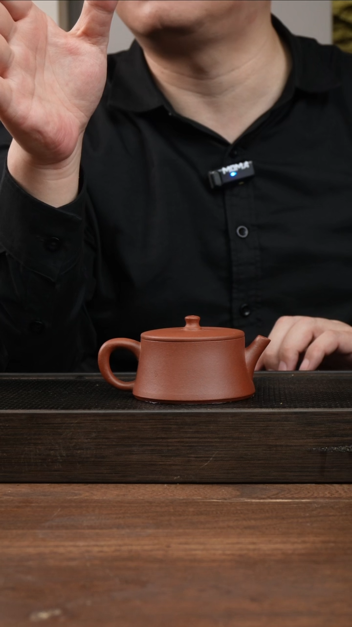 茶杯紫砂沈****房红清水云柱     150CC  