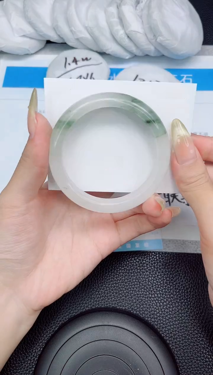 石英质玉手镯未镶嵌235-56.6