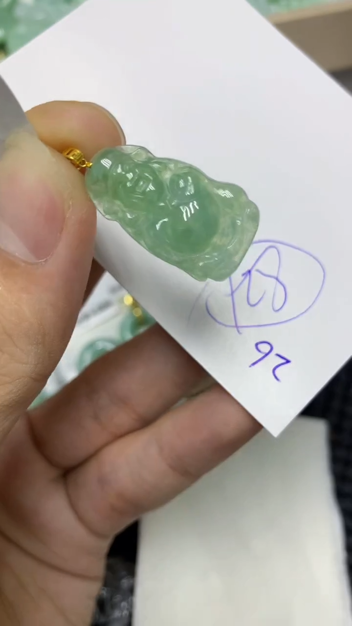 颈饰18K金镶嵌翡翠缅甸A货翡翠