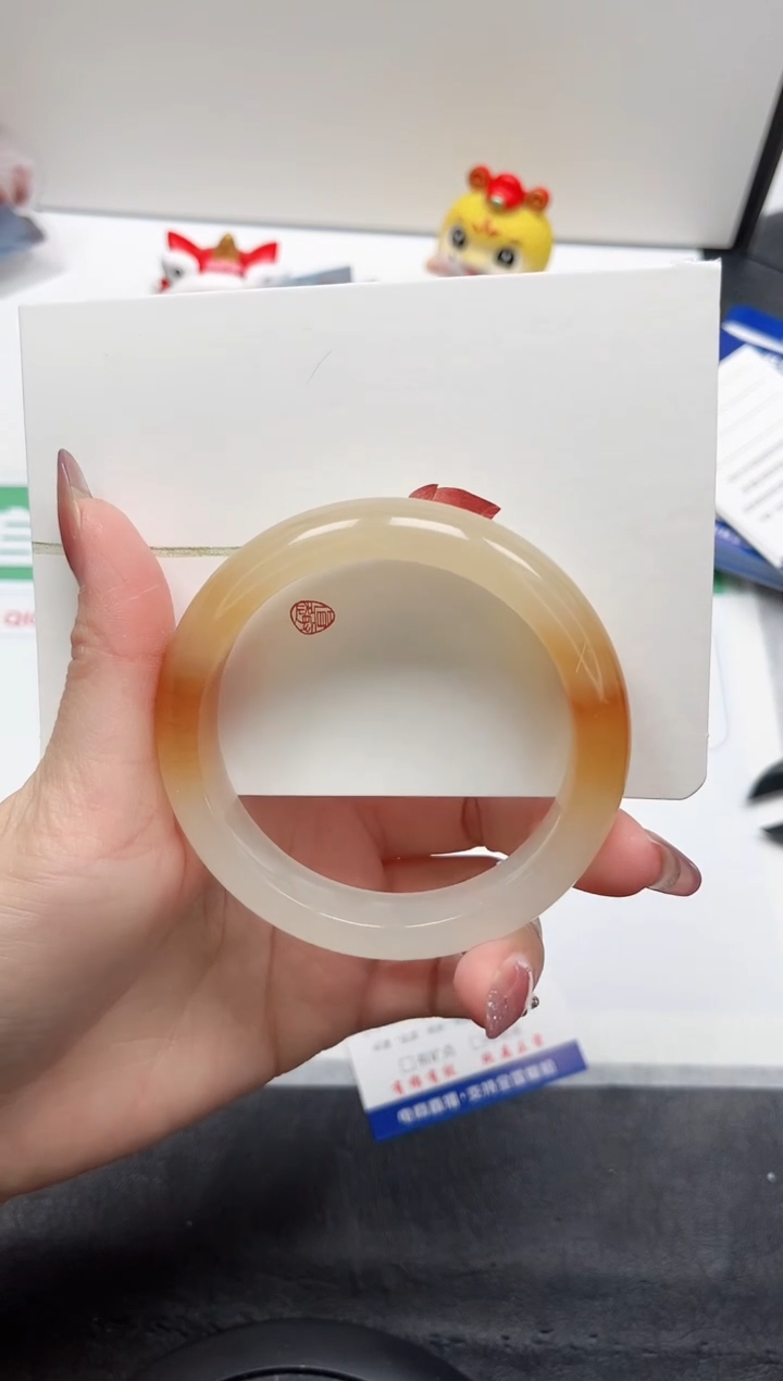 【闪购商品】石英质玉手镯未镶嵌242-59
