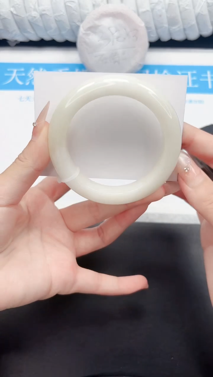 和田玉手镯未镶嵌37-56.6