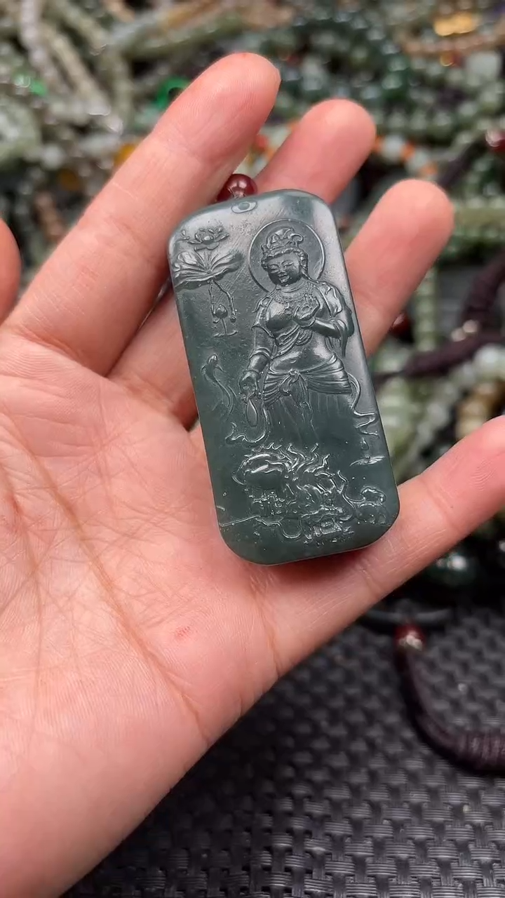 颈饰未镶嵌和田玉1