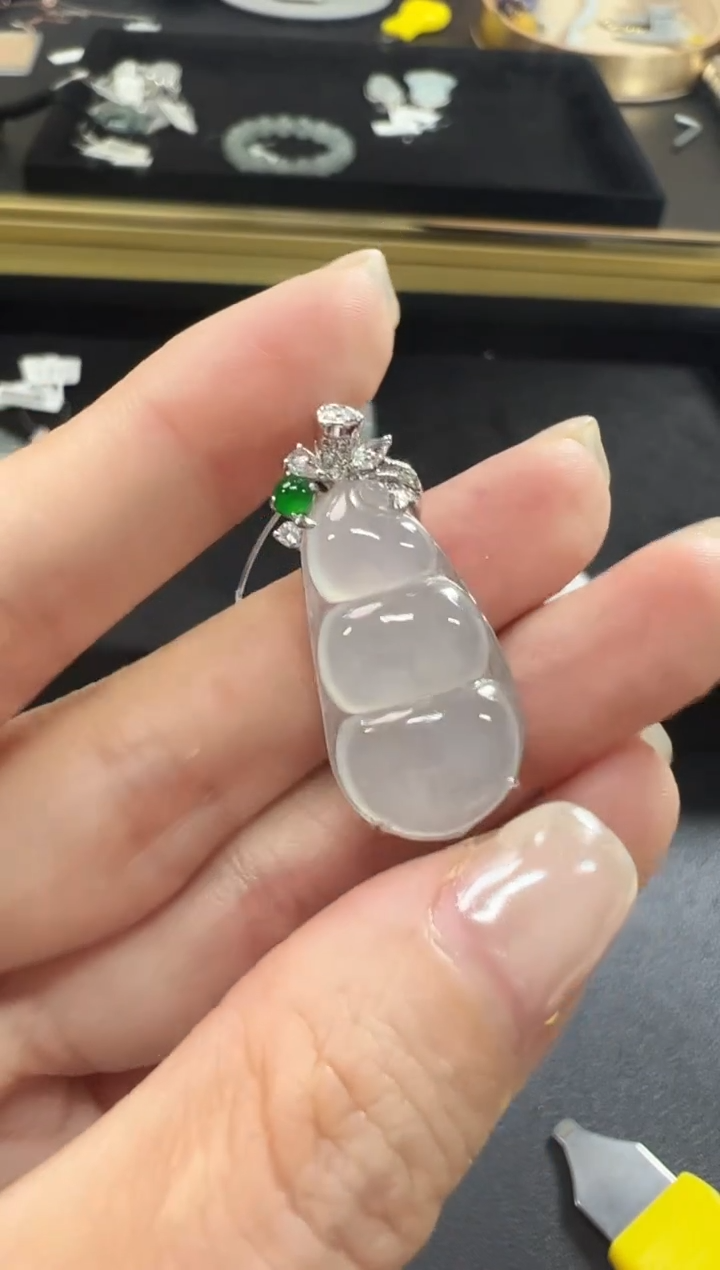 颈饰18K金镶嵌翡翠KDF1201-054