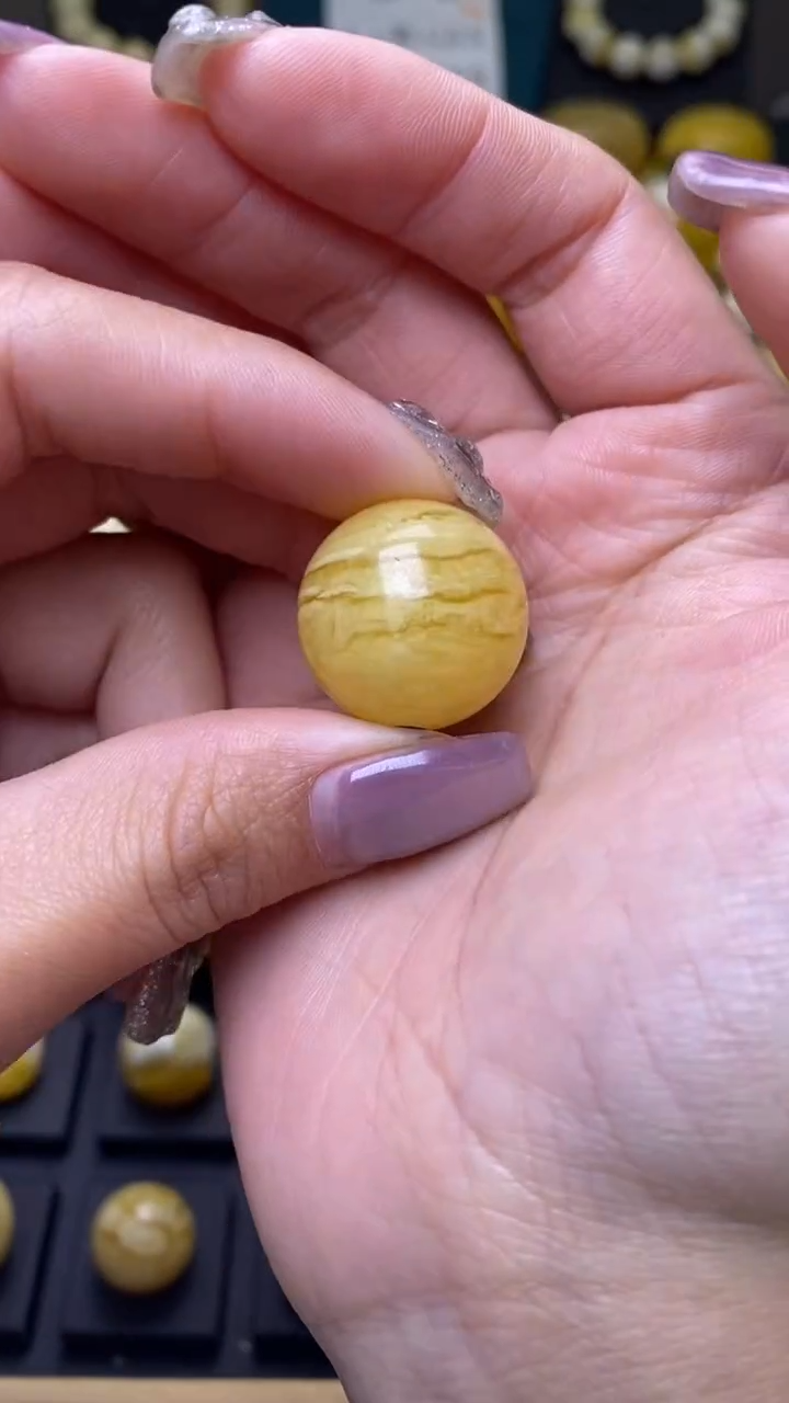 【闪购商品】琥珀裸石未镶嵌葵. 39