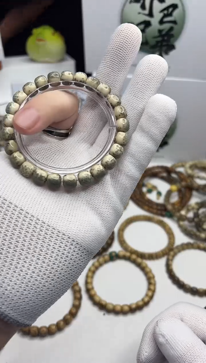 星月菩提手串159 石玉料河豚9*8mm