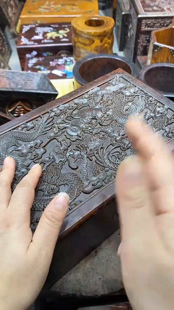 木木雕款大盒子一个