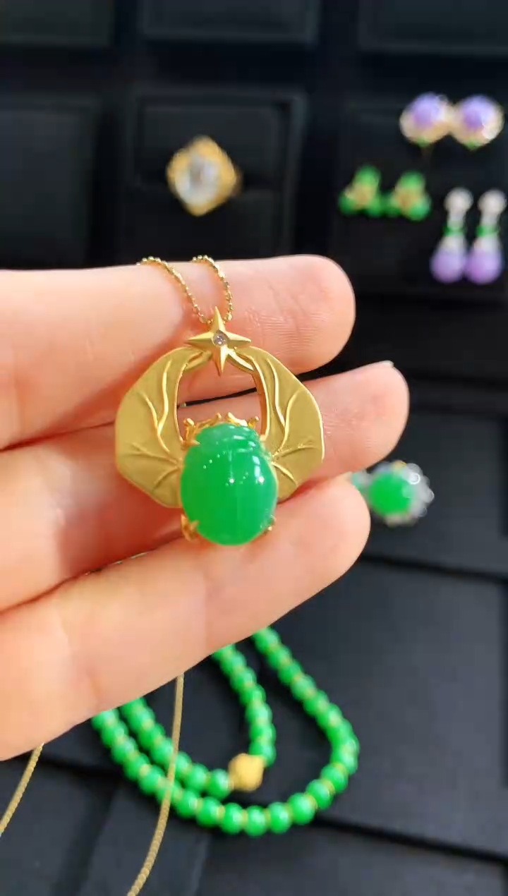 【闪购商品】翡翠吊坠(不含链)18K金镶嵌吊坠