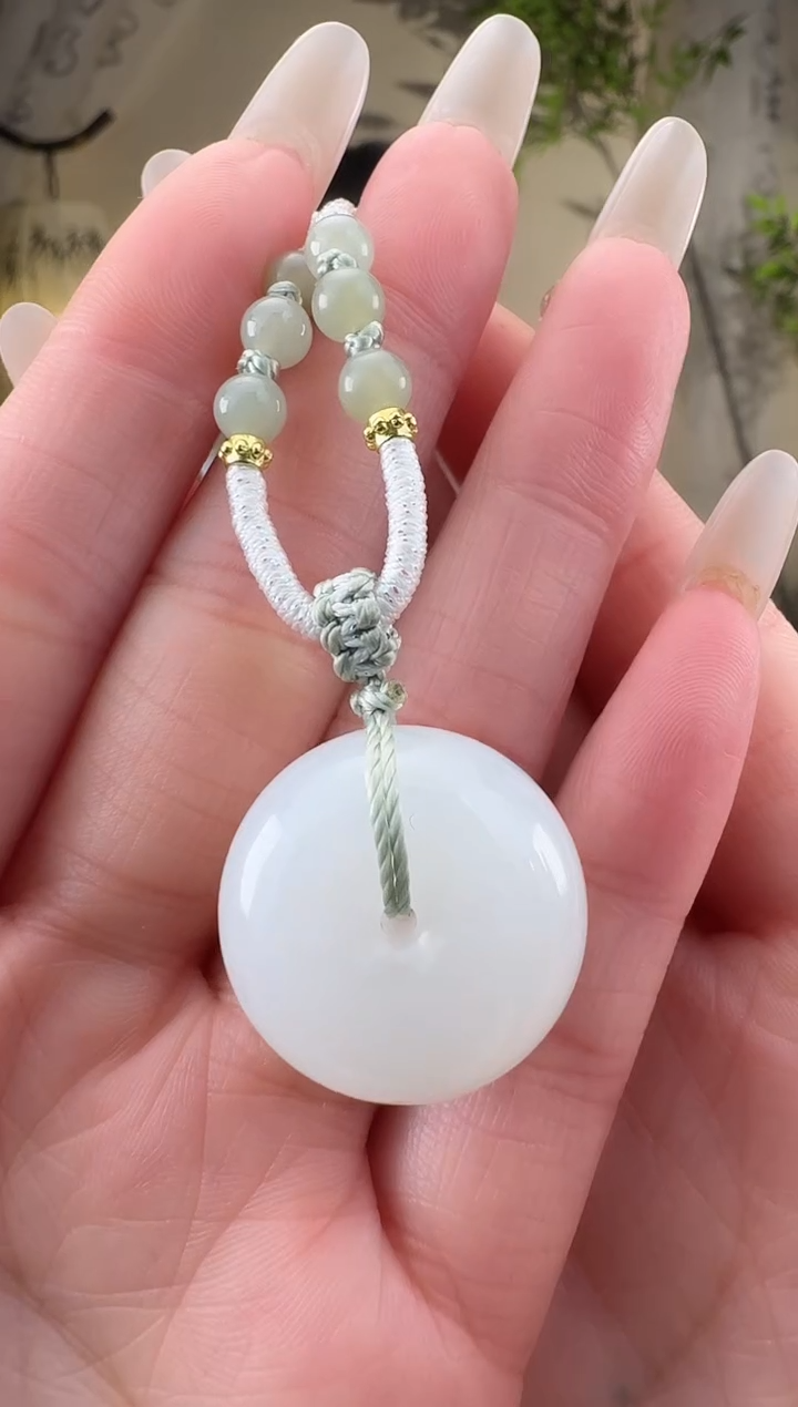 和田玉未镶嵌颈饰扣 