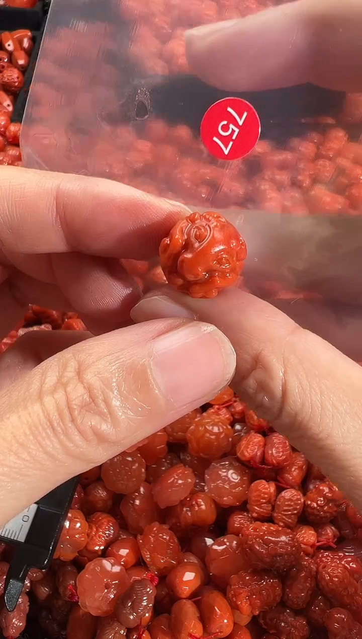 颈饰未镶嵌南红玛瑙1