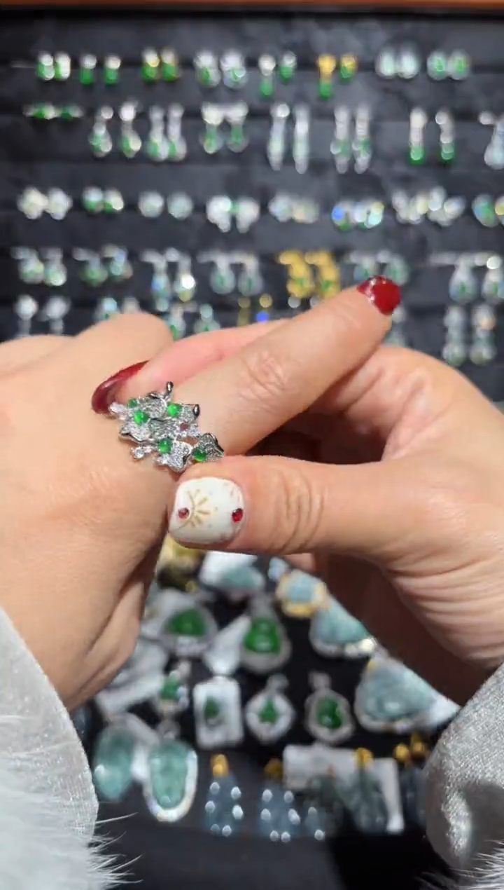 【闪购商品】翡翠颈饰未镶嵌蛋面/支持复检/一件