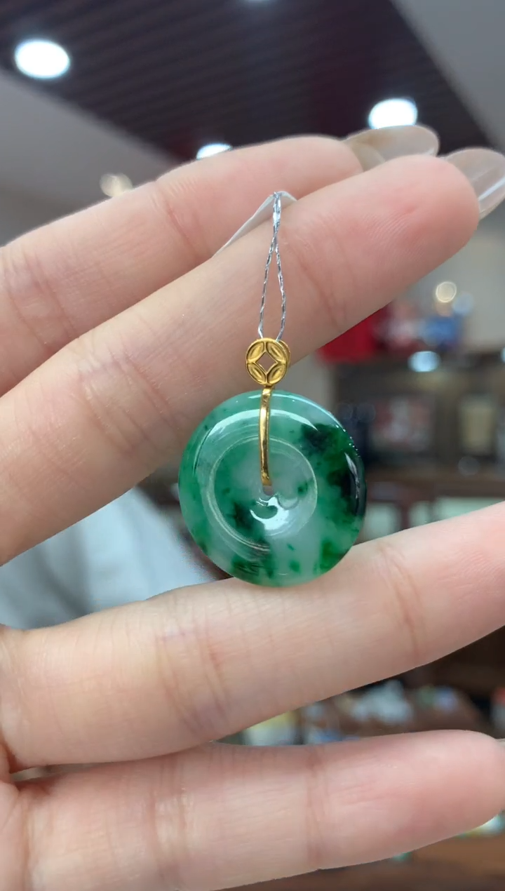 【闪购商品】翡翠吊坠(不含链)18K金镶嵌平安扣