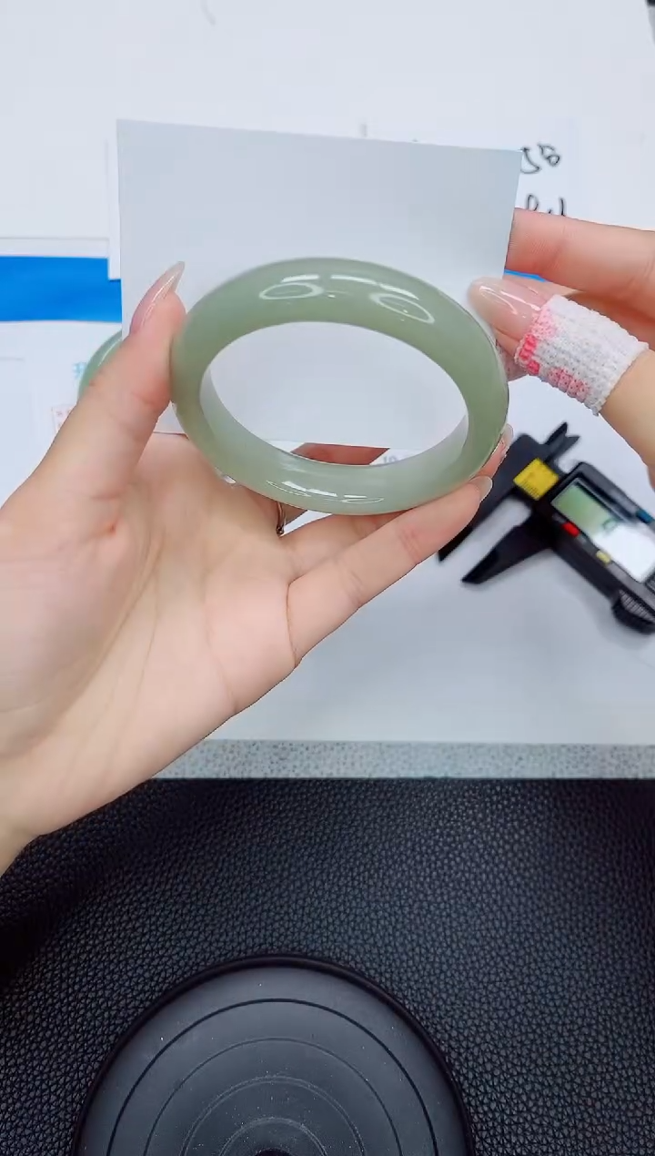 石英质玉手镯未镶嵌176-58.3