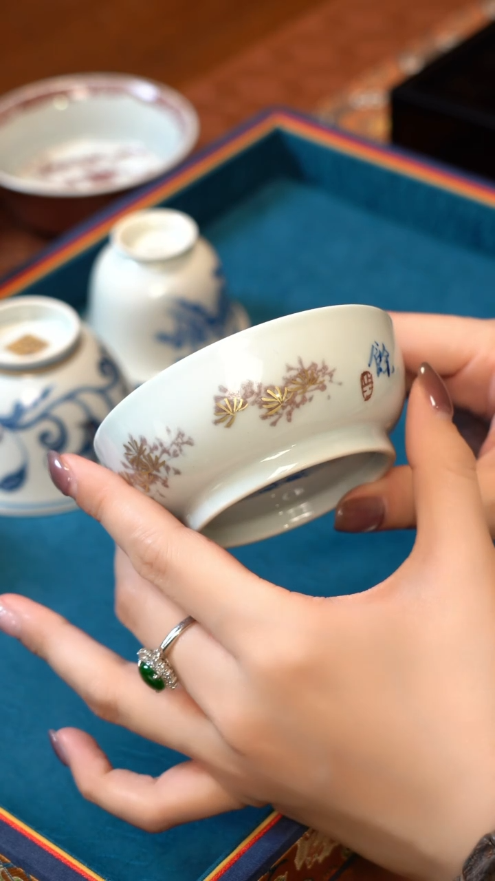 【闪购商品】L元煦金错银釉里红鳜鱼杯