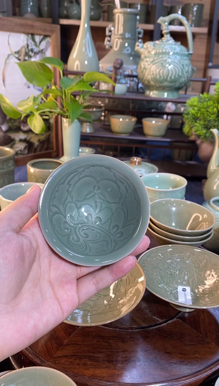 【闪购商品】微瑕 官唐秘色小斗笠XG001