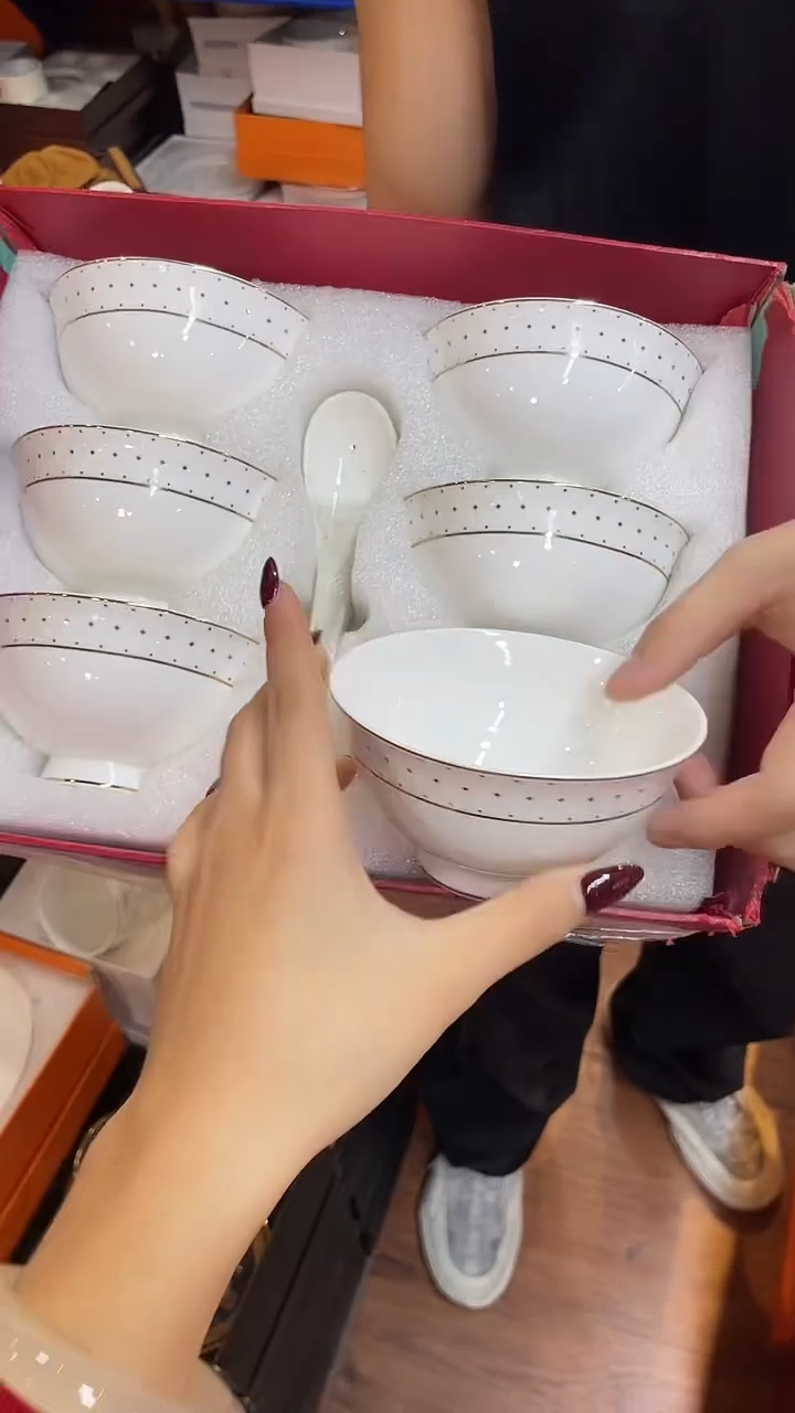 杯鸿辉家品牌瓷器，京东包邮！